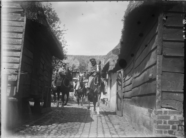 Royal Oak Inn, Wootton Rivers, Wiltshire, 1923. Creator: Katherine Jean Macfee.