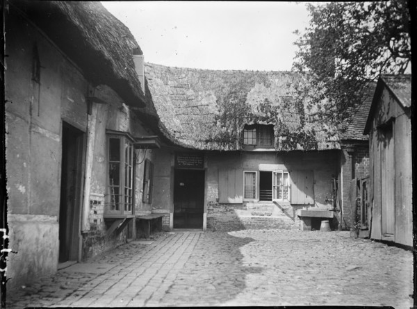 Royal Oak Inn, Wootton Rivers, Wiltshire, 1923. Creator: Katherine Jean Macfee.