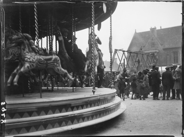 Market Square, Stow-on-the-Wold, Cotswold, Gloucestershire, 1928. Creator: Katherine Jean Macfee.
