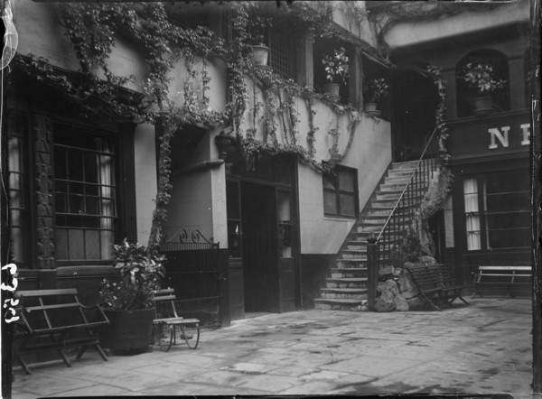 New Inn, 16-20 Northgate Street, Gloucester, Gloucestershire, 1930. Creator: Katherine Jean Macfee.