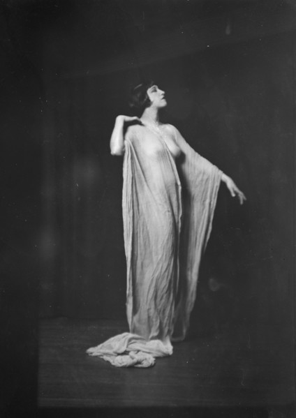 Dixie, 1923 Feb. 9. Creator: Arnold Genthe.