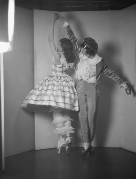 Wilde and Jason, Misses, 1924 Apr. 12. Creator: Arnold Genthe.