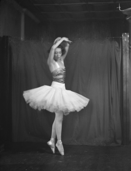 Swiskaya, Countess, between 1917 and 1929. Creator: Arnold Genthe.