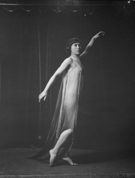 Elsie Dufour dancer, between 1918 and 1920. Creator: Arnold Genthe.