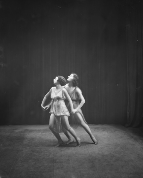 Elsie Dufour dancers, between 1918 and 1920. Creator: Arnold Genthe.