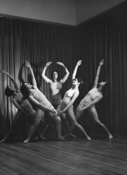 Strauss, Sarah Mildred, and pupils, 1930 Apr. 25. Creator: Arnold Genthe.
