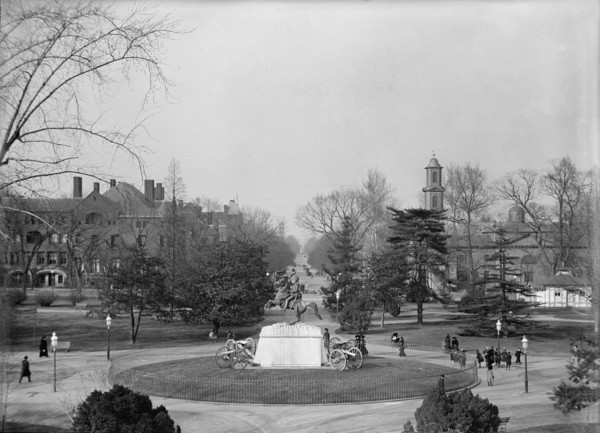 Jackson, Andrew. Monument in Lafayette Park, 1913. Creator: Harris & Ewing.