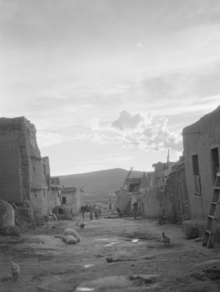 Acoma, New Mexico area views, between 1899 and 1928. Creator: Arnold Genthe.