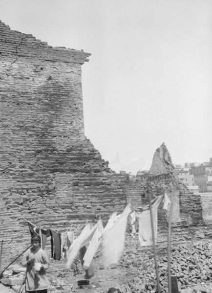 Acoma, New Mexico area views, between 1899 and 1928. Creator: Arnold Genthe.