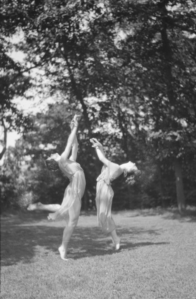 Desha and Leah dancing in Port Washington, 1921 Aug. 21. Creator: Arnold Genthe.