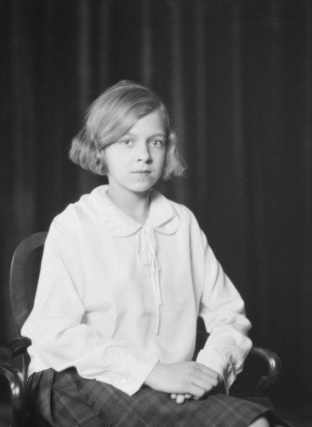 Silo, James P., Mr., daughter of, portrait photograph, 1927 Creator: Arnold Genthe.