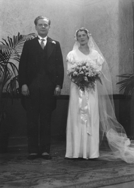Wedding, possibly of an Elizabeth Duncan dancer, between 1911 and 1942. Creator: Arnold Genthe.