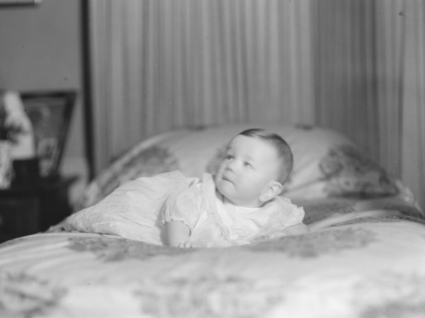 Ziegler, William, Jr., Mrs. (Helen Murphy), baby of, portrait photograph, between 1928 and 1931. Creator: Arnold Genthe.