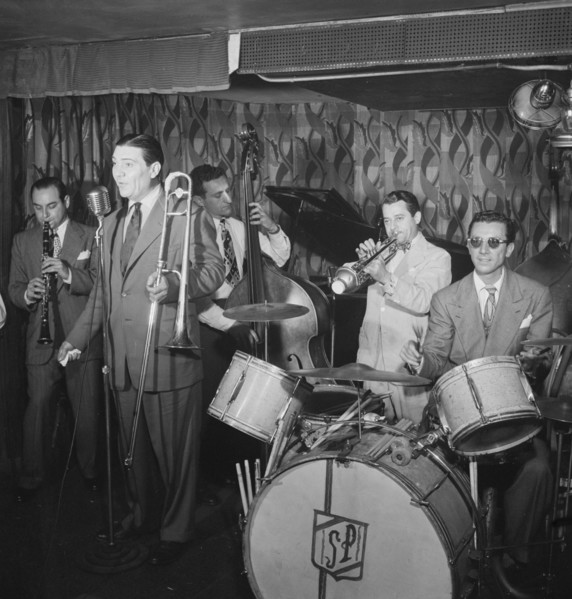 Portrait of Jack Teagarden, Peanuts Hucko, Jack Lesberg, and Max Kaminsky, Famous Door, N.Y., 1947. Creator: William Paul Gottlieb.