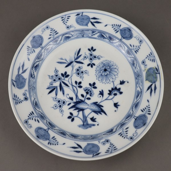 Meissen porcelain plate, onion pattern, 1774-1814. Creator: West European Applied Art.