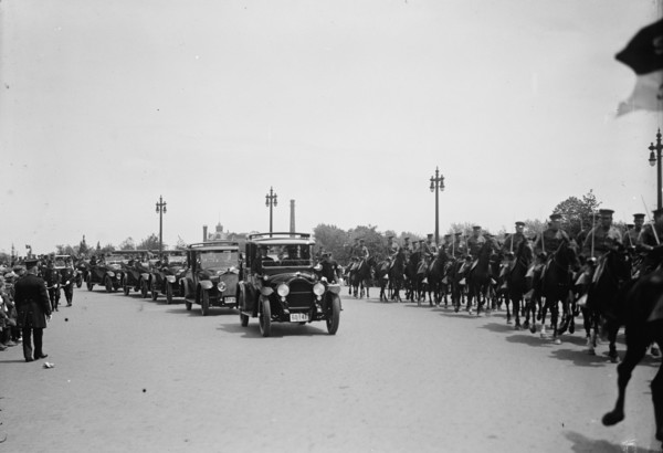 Italian Commission To U.S. - Scenes On Arrival, May 23, 1917, 23 May 1917. Creator: Harris & Ewing.