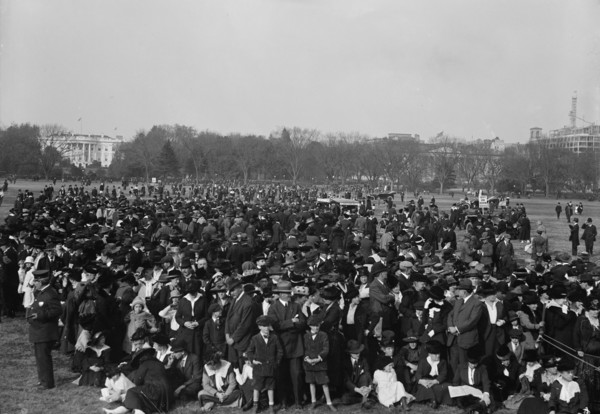 Liberty Loan Crowds, 1917. Creator: Harris & Ewing.