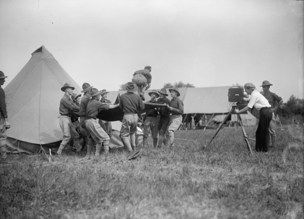 National Guard of D.C. - Field Tactics, 1915. Creator: Harris & Ewing.