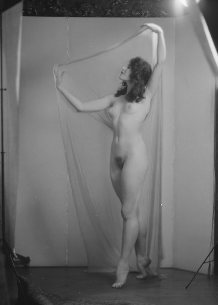 Pierce, Phyllis, Miss, portrait photograph, 1926 Creator: Arnold Genthe.