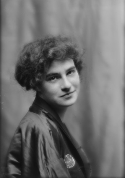 Babcock, Jessie C., Miss, portrait photograph, 1912 May 28. Creator: Arnold Genthe.