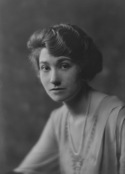 Bainter, Fay, Miss, portrait photograph, 1916. Creator: Arnold Genthe.