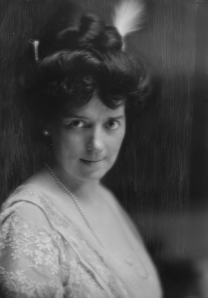 Birmingham, Lillian, Miss, portrait photograph, 1913 July 10. Creator: Arnold Genthe.