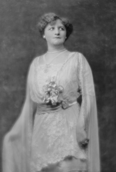 Carylna, Kathryn, Miss, portrait photograph, 1915. Creator: Arnold Genthe.