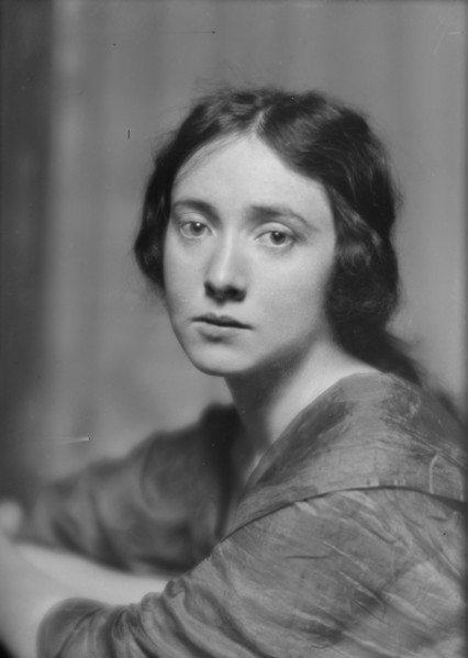 Dale, Gretchen, Miss (Mrs. Howard Estabrook), portrait photograph, 1913 or 1914. Creator: Arnold Genthe.