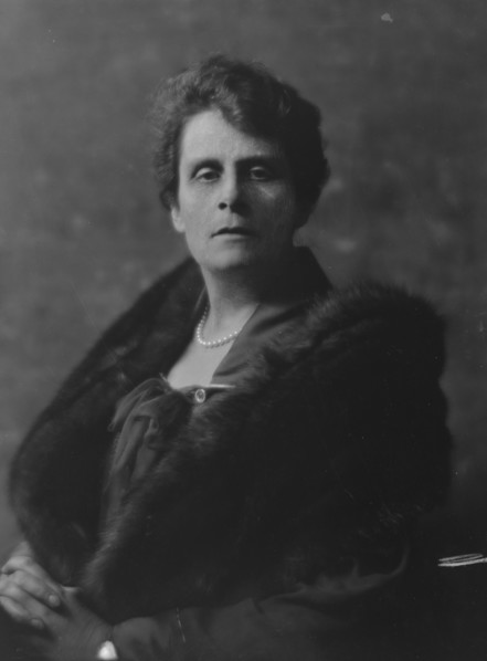 Edey, Fred, Mrs., portrait photograph, 1916. Creator: Arnold Genthe.