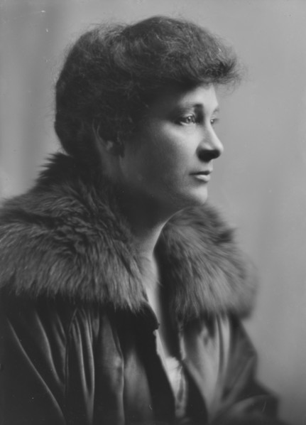Eland, Kate, Mrs., portrait photograph, 1916. Creator: Arnold Genthe.