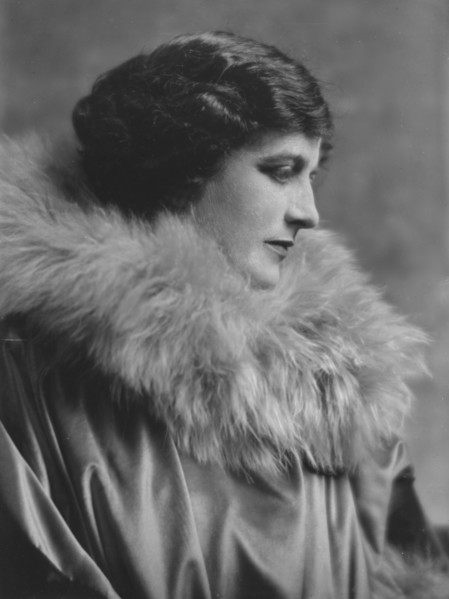 Elliott, Maxine, Miss, portrait photograph, 1917. Creator: Arnold Genthe.