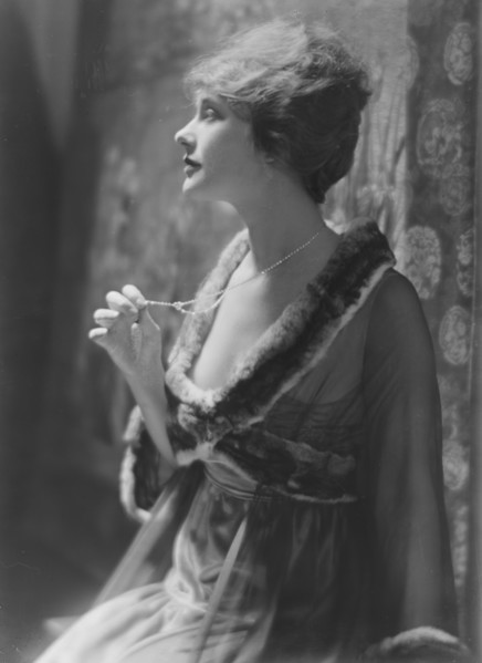 Ferguson, Elsie, Miss, portrait photograph, 1917 Aug. 10. Creator: Arnold Genthe.