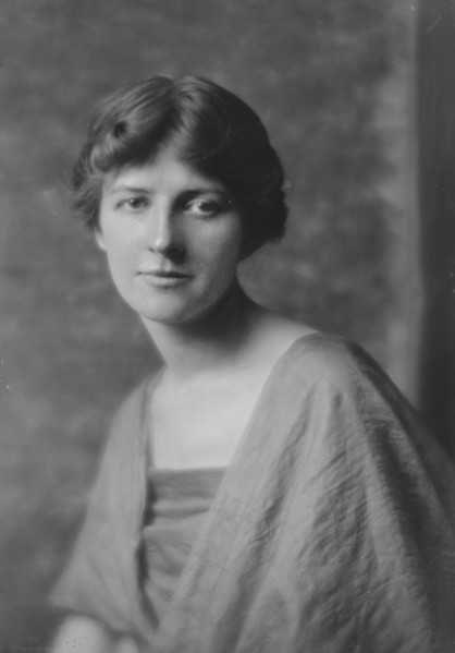 Henley, Miss, portrait photograph, 1916 Feb. 1. Creator: Arnold Genthe.