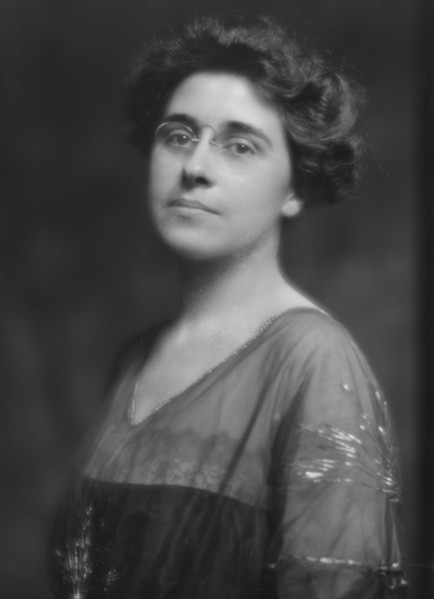 Heroy, Elizabeth, Miss, portrait photograph, 1915 Feb. 18. Creator: Arnold Genthe.