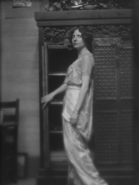 Hinckley, Arthur, Mrs., portrait photograph, 1913. Creator: Arnold Genthe.