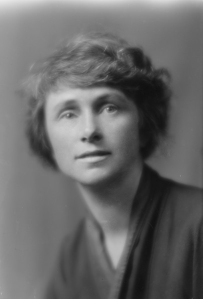 Jones, Margery, Miss, portrait photograph, 1914 Aug. 25. Creator: Arnold Genthe.