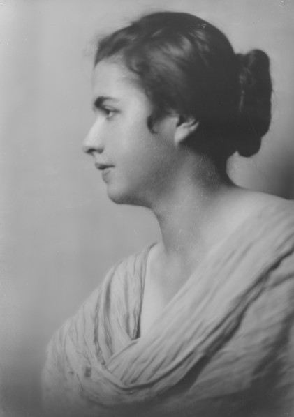 Kauffman, Martin, Mrs., portrait photograph, 1917 Oct. 15. Creator: Arnold Genthe.