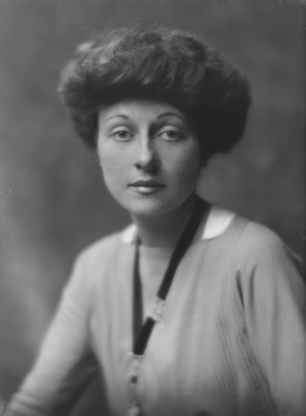 Kilmer, Willis Sharp, Miss, portrait photograph, 1917 June 18. Creator: Arnold Genthe.