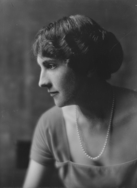 Kline, G.L., Mrs., portrait photograph, 1917 May 21. Creator: Arnold Genthe.
