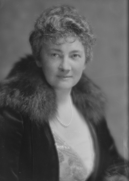 Lancashire, J.H., Mrs., portrait photograph, 1914 Nov. 15. Creator: Arnold Genthe.
