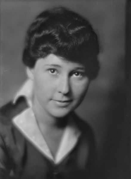 Lasky, Jesse, Mrs., portrait photograph, 1914 Sept. 4. Creator: Arnold Genthe.