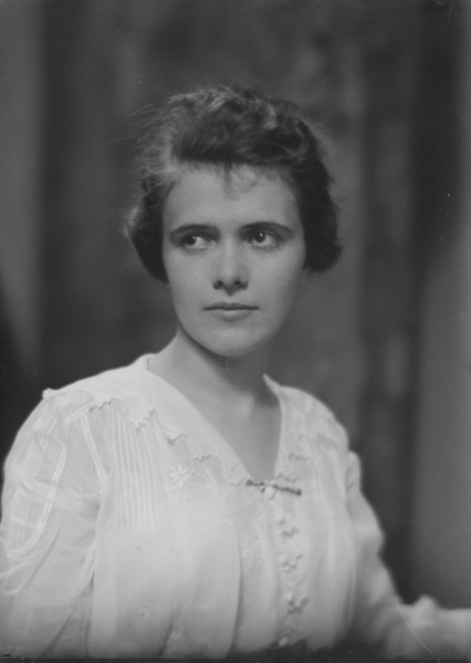 Lockwood, V., Miss, portrait photograph, 1917 Apr. 28. Creator: Arnold Genthe.