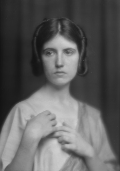 Maude, Bonnie, Miss, portrait photograph, between 1912 and 1918. Creator: Arnold Genthe.