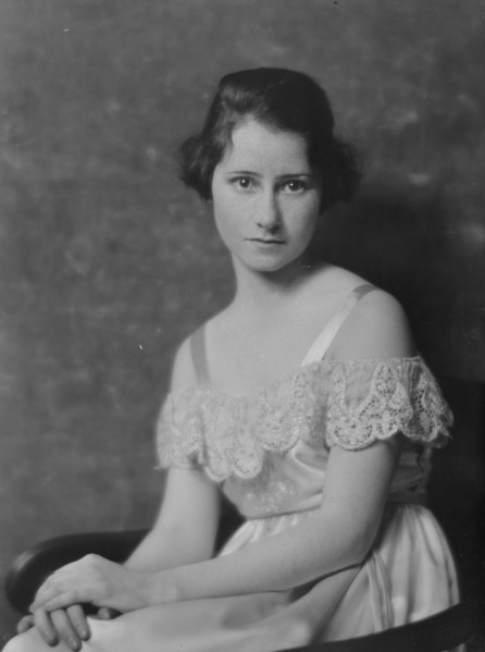 Orne, Isabel, Miss, portrait photograph, 1916. Creator: Arnold Genthe.
