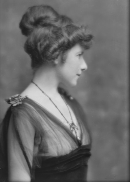Parke, Jean, sister of, portrait photograph, between 1914 and 1916. Creator: Arnold Genthe.