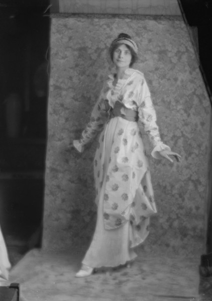 Spade, Gypsy (Yum-Yum), portrait photograph, 1913. Creator: Arnold Genthe.