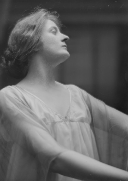 Valentine, Gwendolyn, Miss, portrait photograph, 1916. Creator: Arnold Genthe.