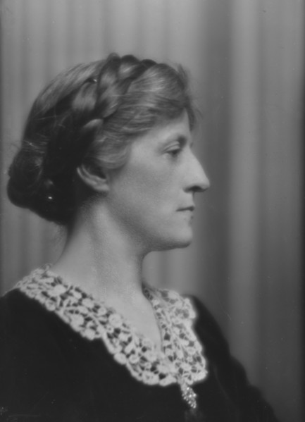 Wellford, Miss, portrait photograph, 1915 Mar. 4. Creator: Arnold Genthe.