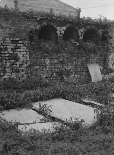 St. Louis Cemetery, New Orleans, between 1920 and 1926. Creator: Arnold Genthe.