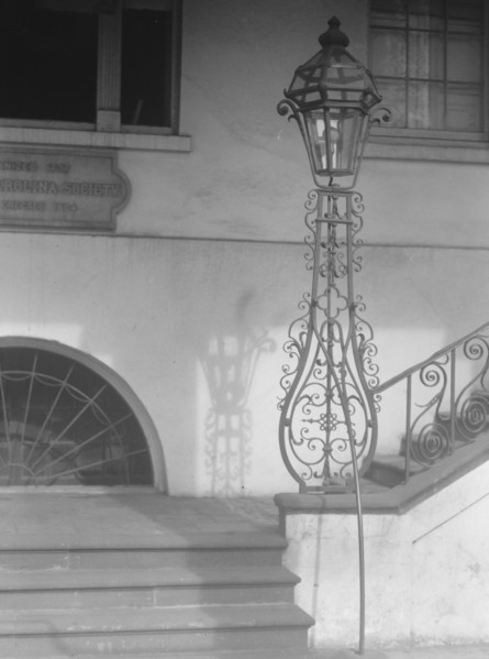 South Carolina Society Hall, Charleston, South Carolina, between 1920 and 1926. Creator: Arnold Genthe.